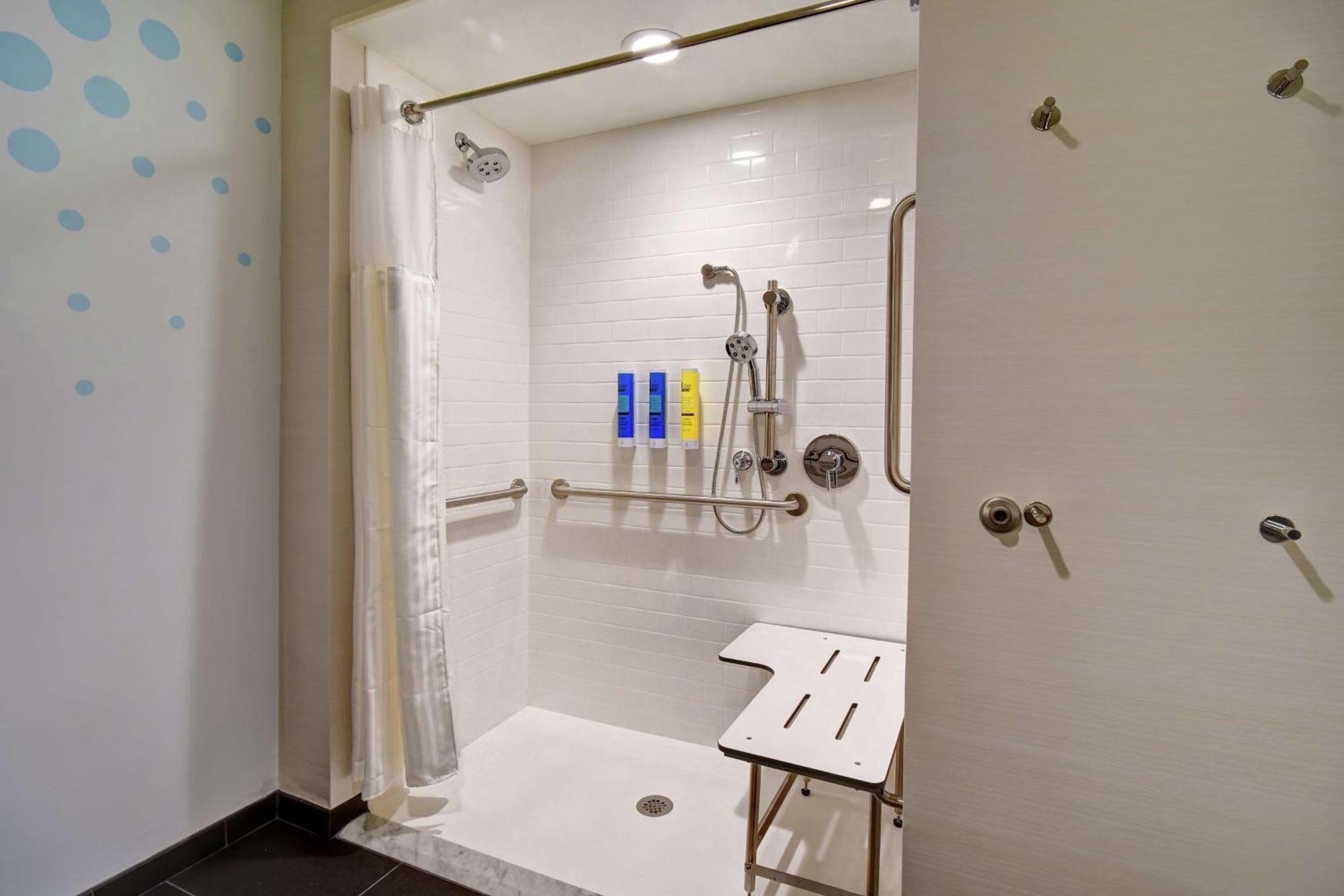 Tru By Hilton Raleigh Durham Airport Hotell Morrisville Exteriör bild