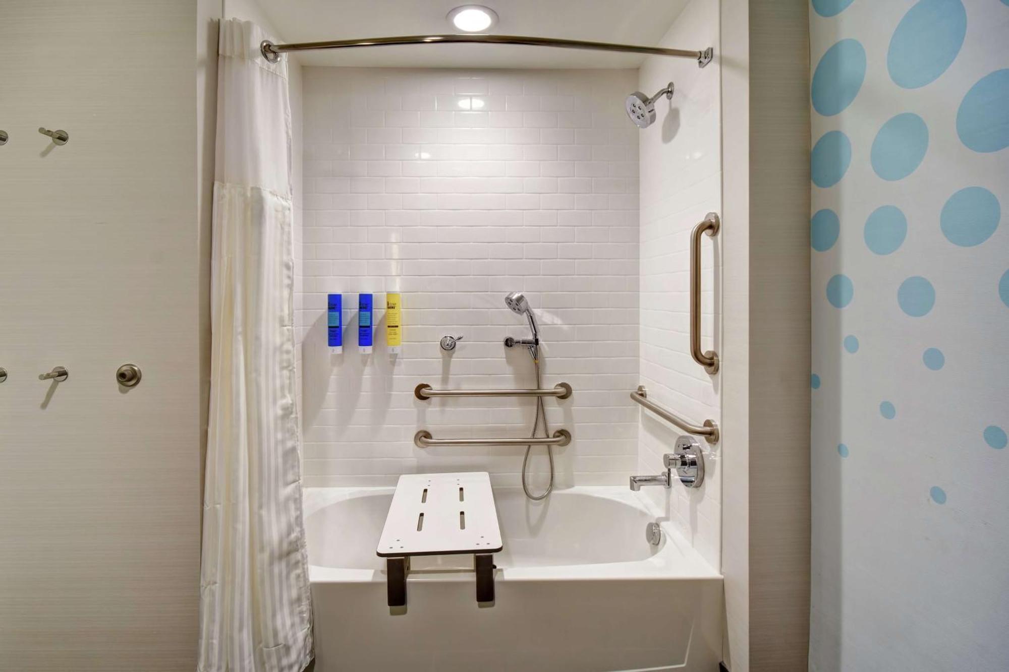 Tru By Hilton Raleigh Durham Airport Hotell Morrisville Exteriör bild