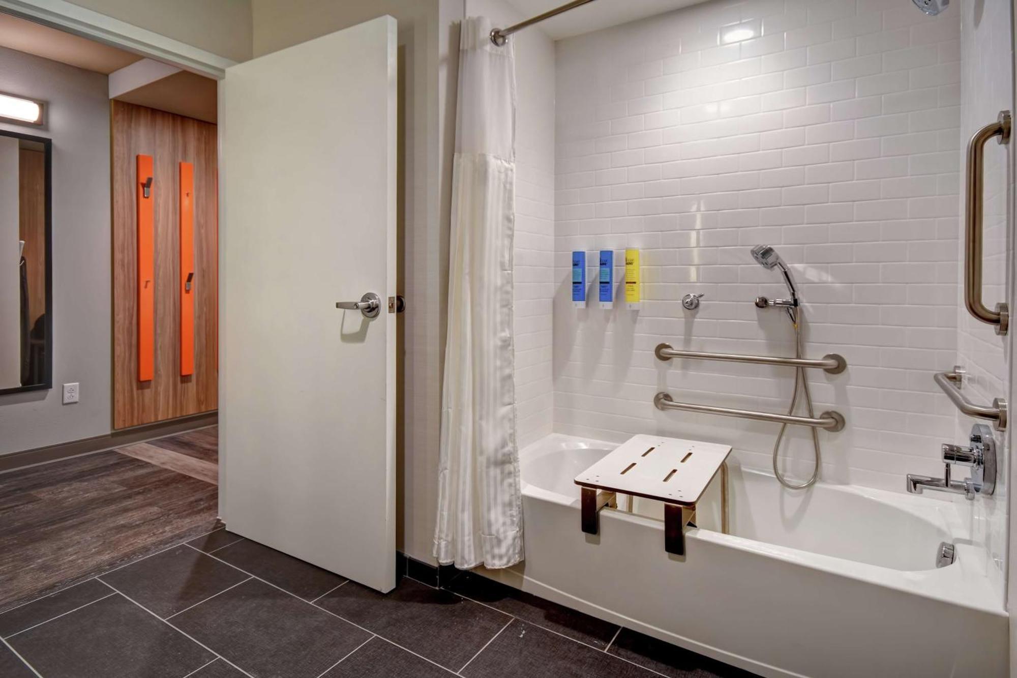 Tru By Hilton Raleigh Durham Airport Hotell Morrisville Exteriör bild